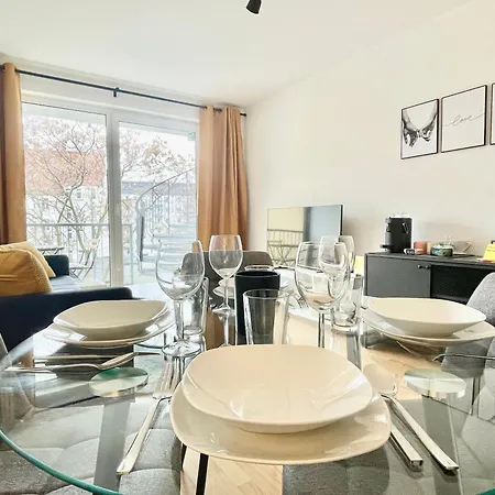 Design Lilly - Kaffeebar, Balkon, Zentral